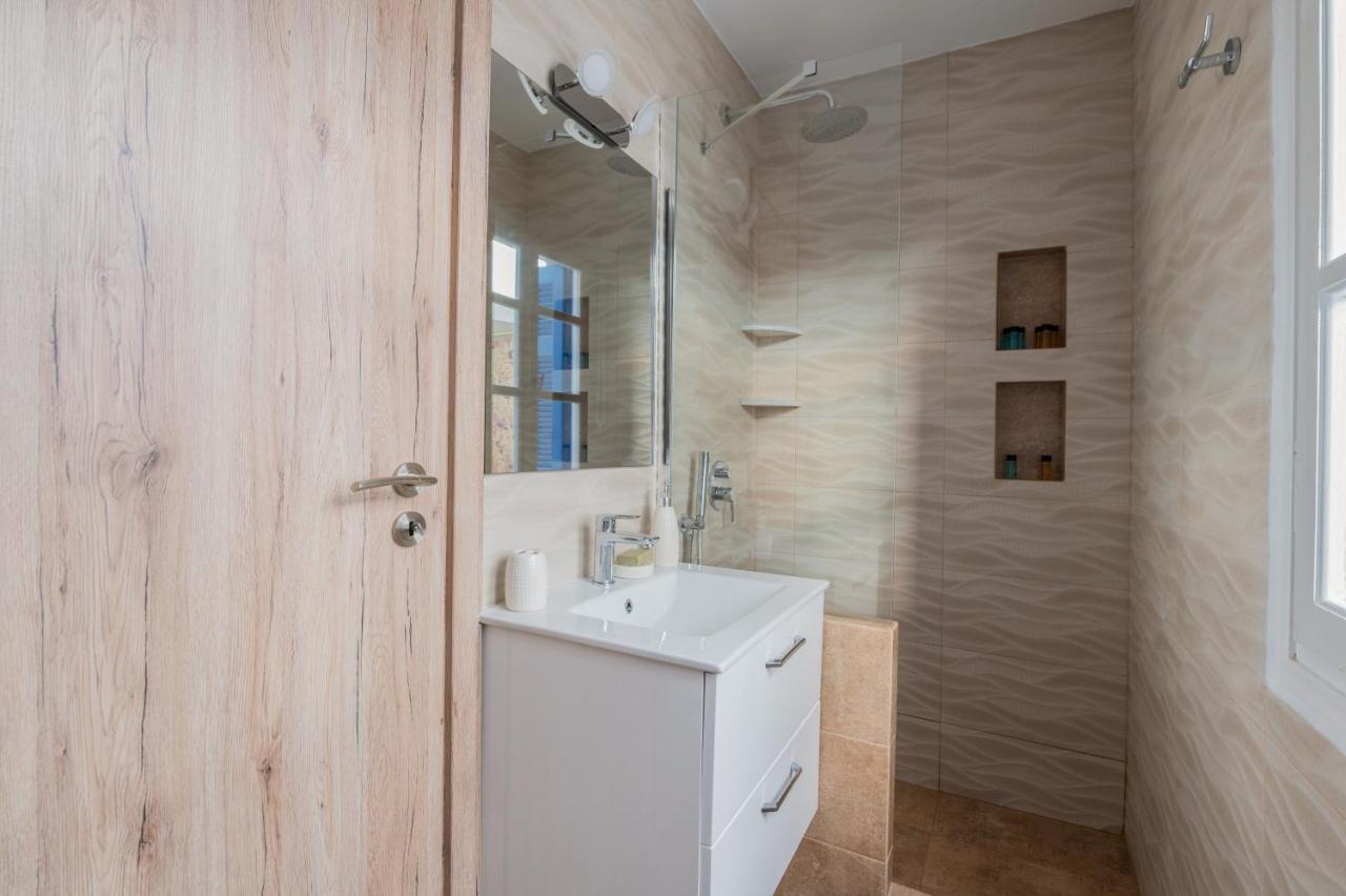 Luxury En Lefko Apartment
